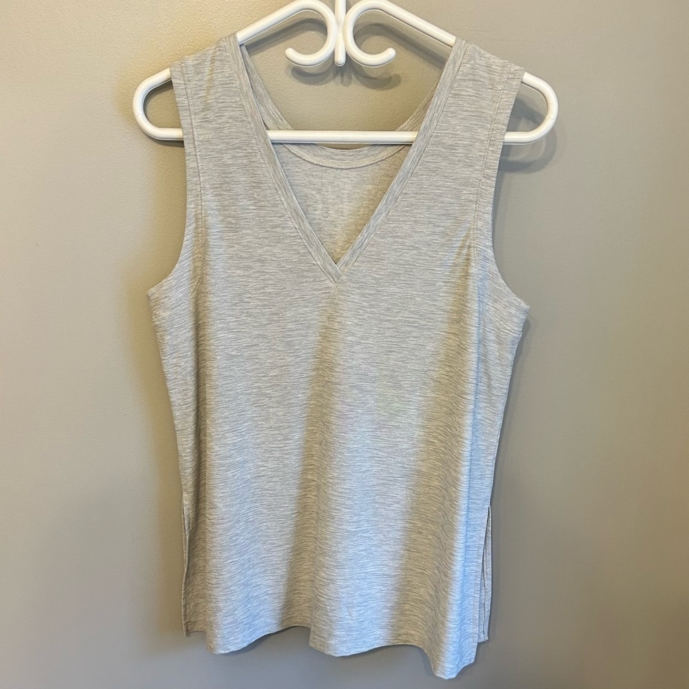 Old Navy Active V Back Sleeveless Statement Tank Top Womens Size M - Picture 4 of 9